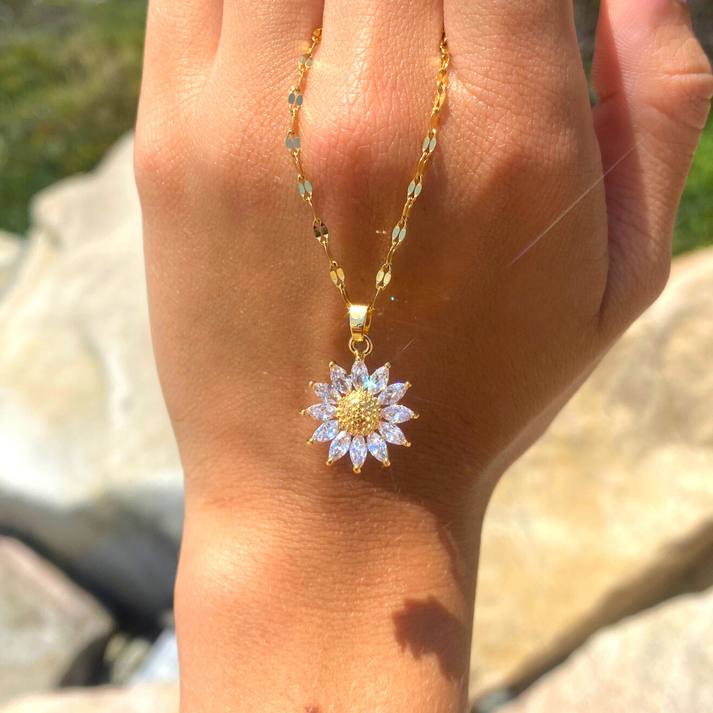 ✨ 18K Gold Sunflower Pendant