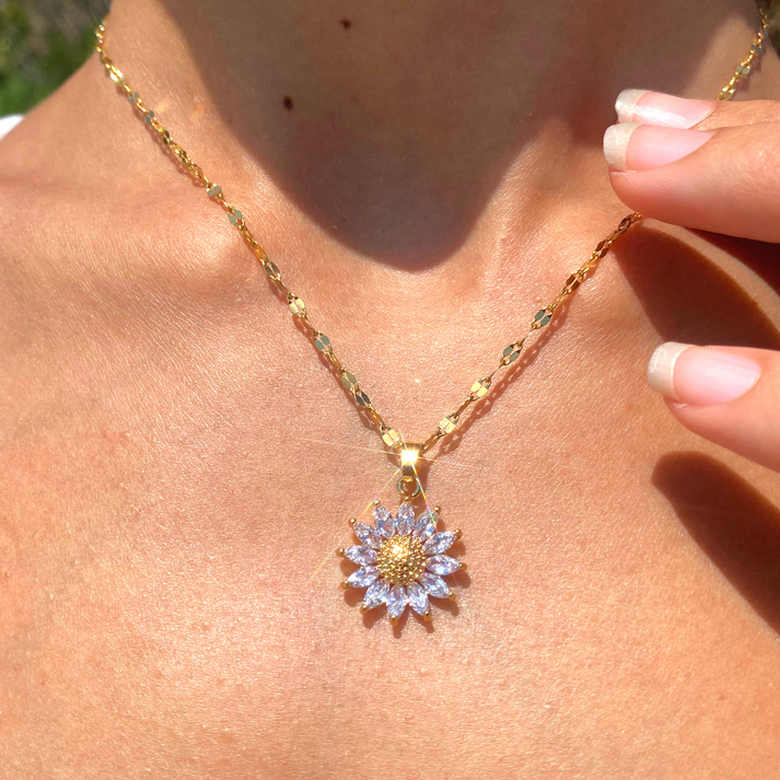 ✨ 18K Gold Sunflower Pendant