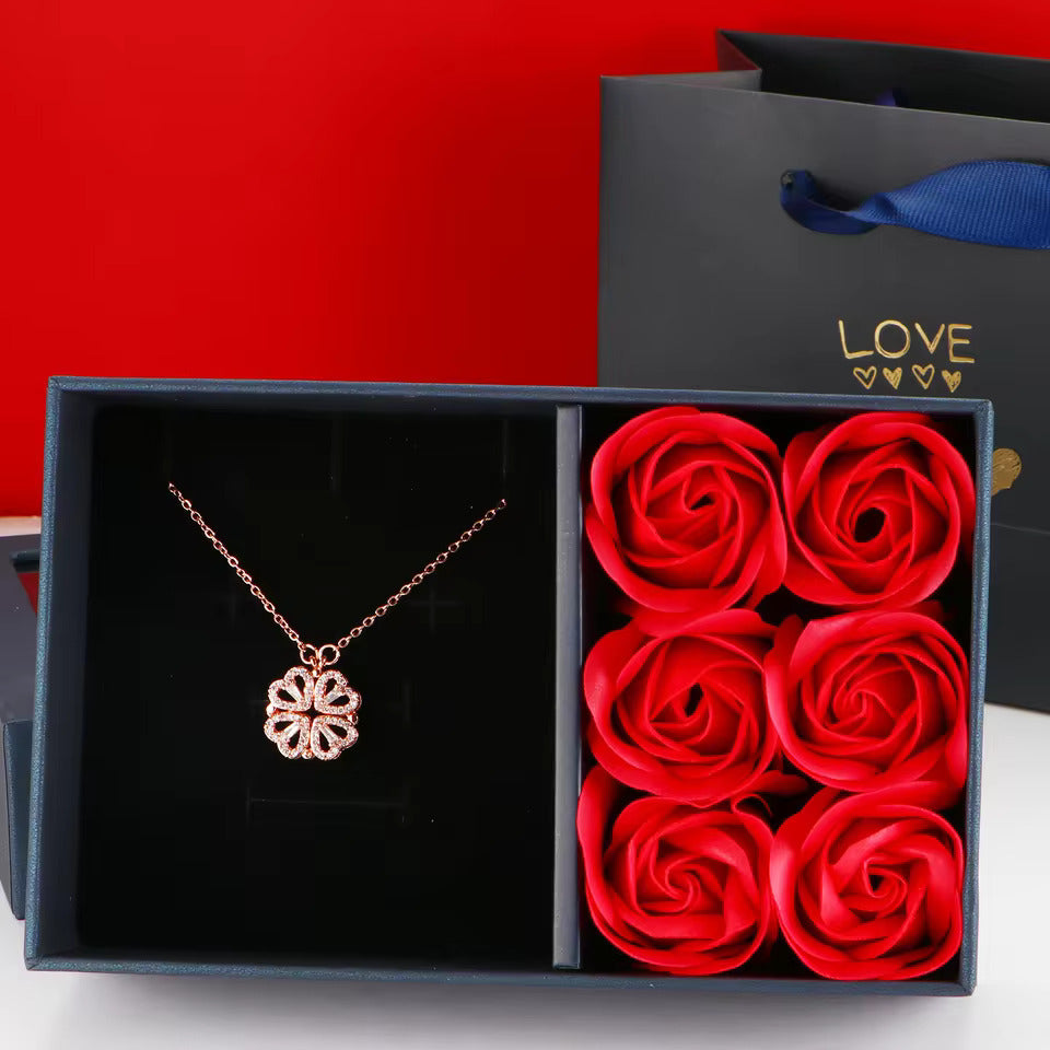 🍀 Love Magnetic Pendant Necklace
