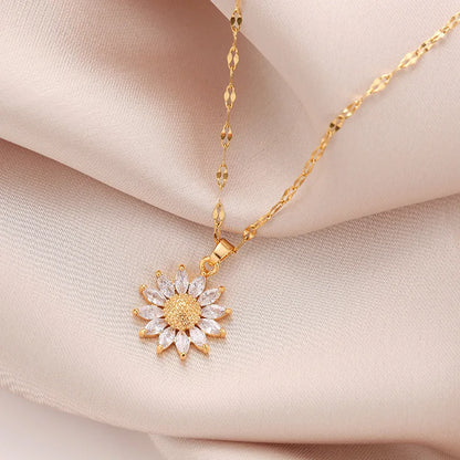 ✨ 18K Gold Sunflower Pendant