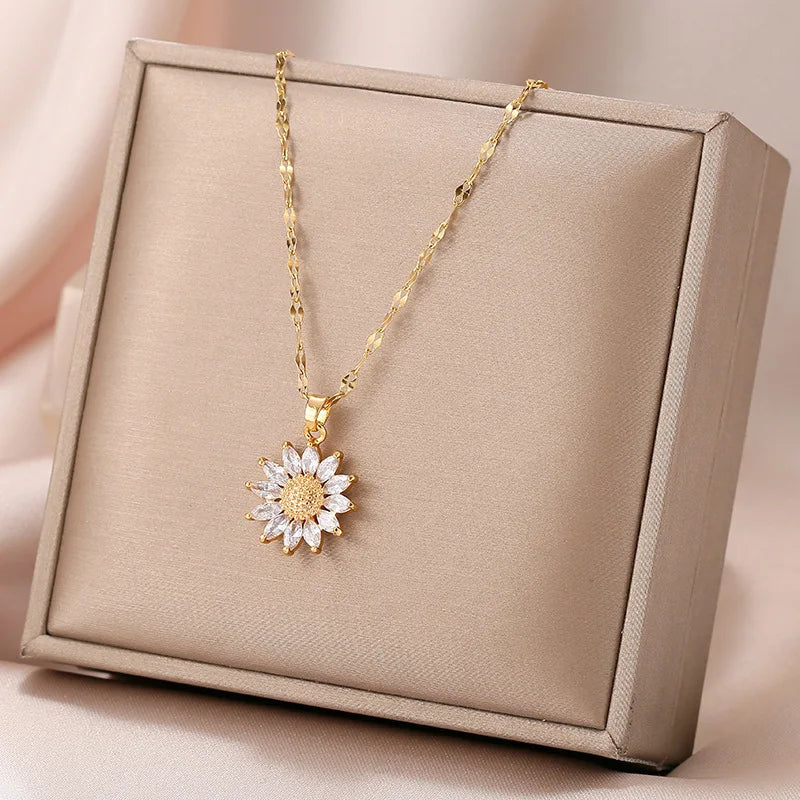 ✨ 18K Gold Sunflower Pendant