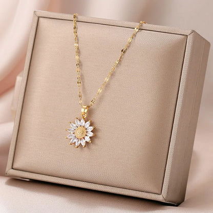 ✨ 18K Gold Sunflower Pendant