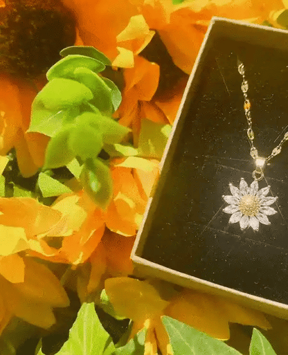 ✨ 18K Gold Sunflower Pendant